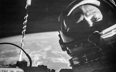 La primera selfie en el espacio